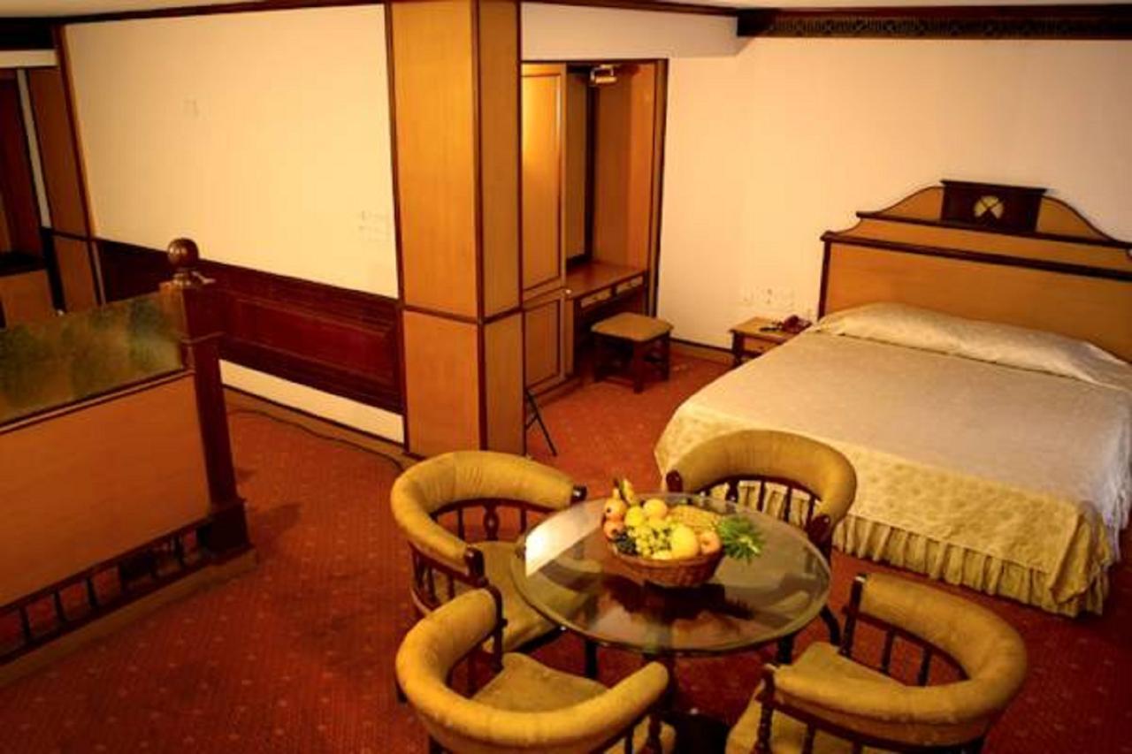 The Surya, Cochin Angamali Exterior foto